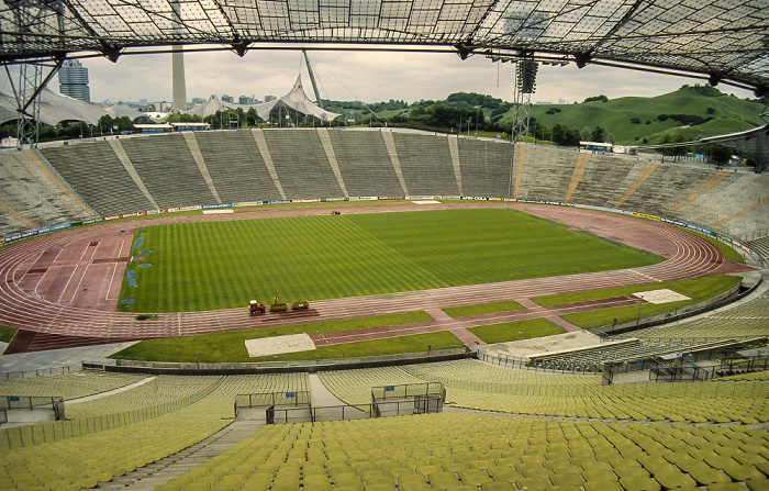 Olympiastadion: Gegentribüne, Südkurve, Haupttribüne München