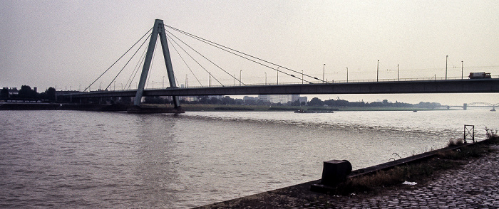 Rheinauhafen, Rhein, Severinsbrücke Köln 1984