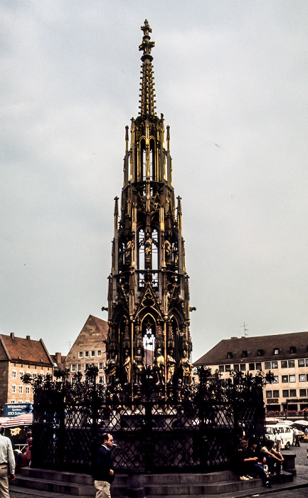 Hauptmarkt: Schöner Brunnen Nürnberg 1984