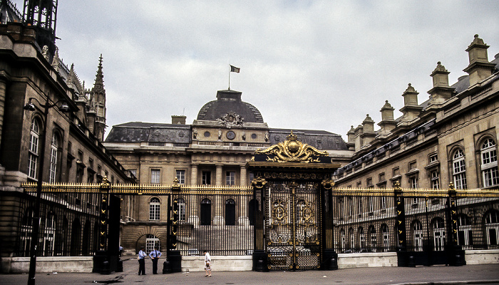 Île de la Cité: Palais de Justice Paris 1985