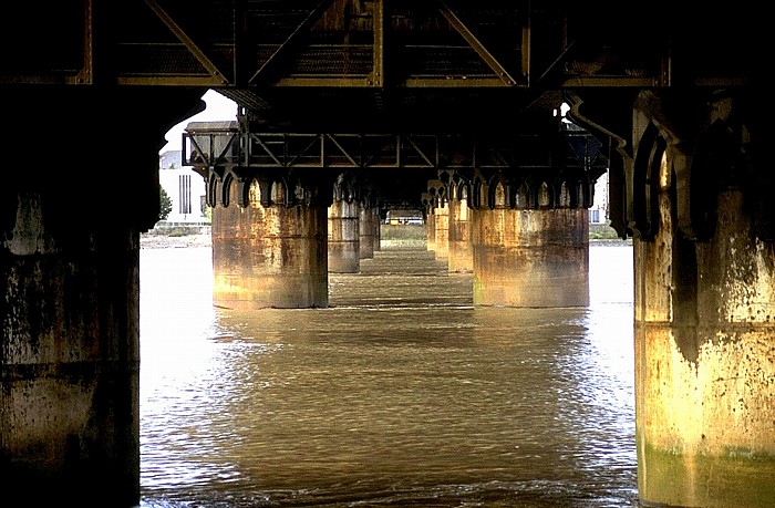 Bordeaux Eisenbahnbrücke über die Garonne