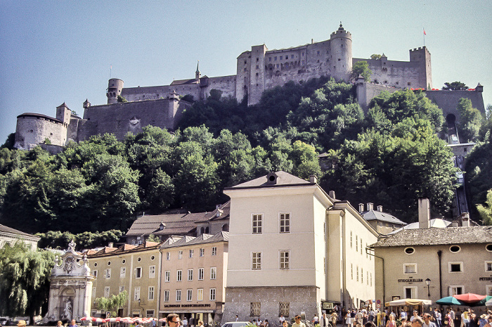 Altstadt mit Kapitelplatz, Festung Hohensalzburg Salzburg 1985