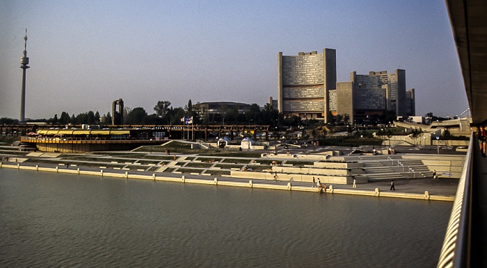 Donaustadt (XXII. Bezirk): Blick von der Reichsbrücke - Donau und Donau City Wien 1985