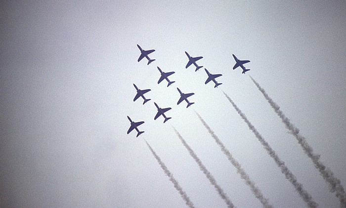 Flugplatz: Flugschau der Red Arrows Blumberg