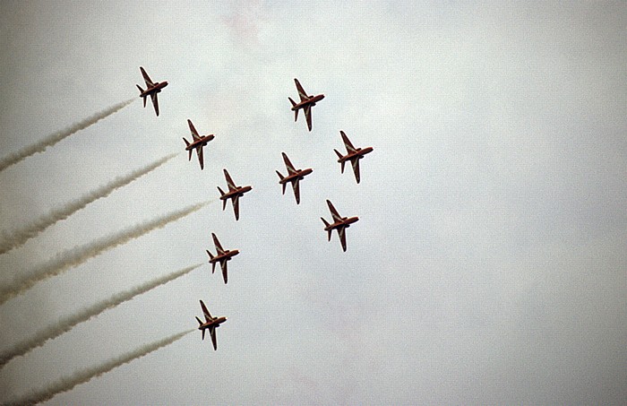 Flugplatz: Flugschau der Red Arrows Blumberg