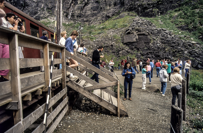 Flåmsbana Myrdal - Flåm: Zwischenstopp am Kjosfossen Vestland