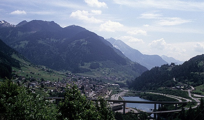 Valle Leventina mit Airolo, Südrampe der Gotthardpass-Straße Tessin