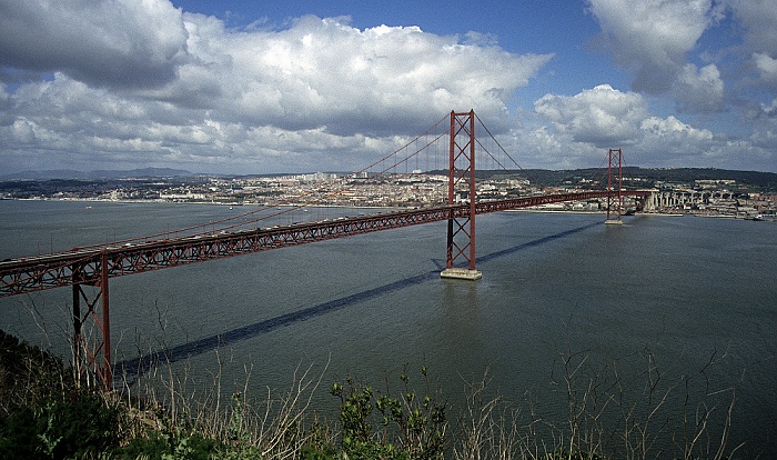 Ponte 25 de Abril über den Tejo Lissabon 1988