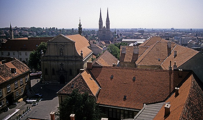 Blick vom Lotrscak-Turm: Katharinenkirche Zagreb