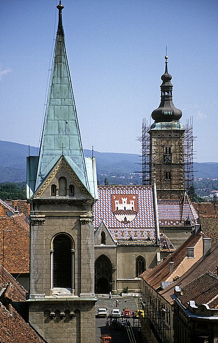 Zagreb Blick vom Lotrscak-Turm: St.-Markus-Kirche (rechts) Markuskirche