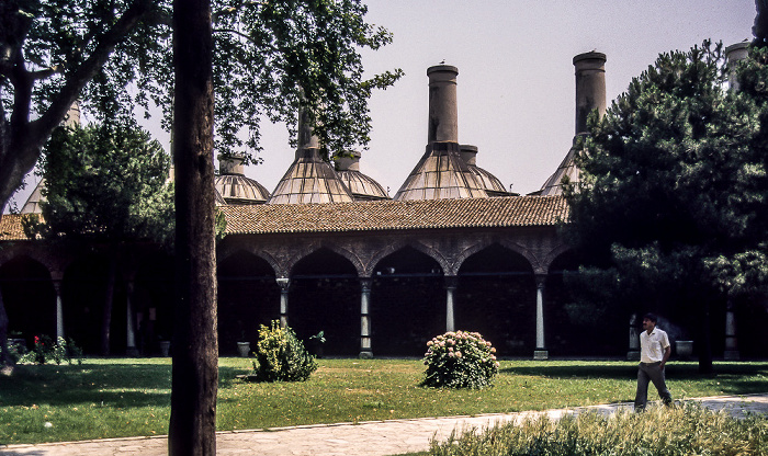 Topkapı-Palast: Zweiter Hof mit Küchen Istanbul 1988