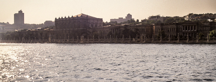 Bosporus, Beşiktaş mit dem Dolmabahçe-Palast Istanbul 1988