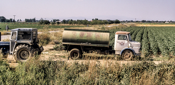 Bahnstrecke Kalambaka - Paleofarsalos: Ehem. Lastwagen der Fürstenberg-Brauerei Donaueschingen Thessalien