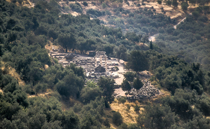 Delphi Heiligtum der Athena Pronaia: Tholos von Marmaria und Athenatempel, Tals des Xeropotamos (Pleistos)