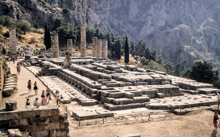 Heiliger Bezirk von Delphi: Apollon-Tempel Delphi