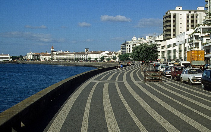 Avenida Infante Dom Henrique (Hafenpromenade) Ponta Delgada