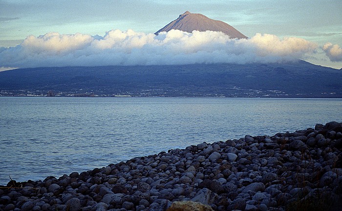 Praia do Almoxarife Canal do Faial, Pico mit Ponta do Pico Praia do Alomoxarife