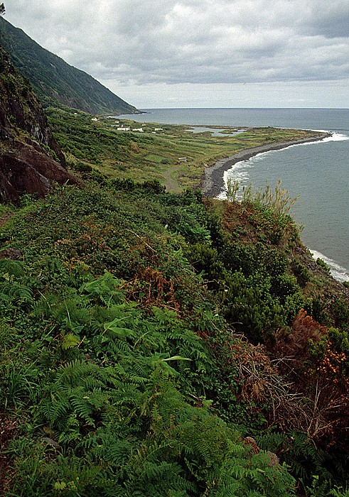 São Jorge Nordküste mit Fajã dos Cubres, Atlantik