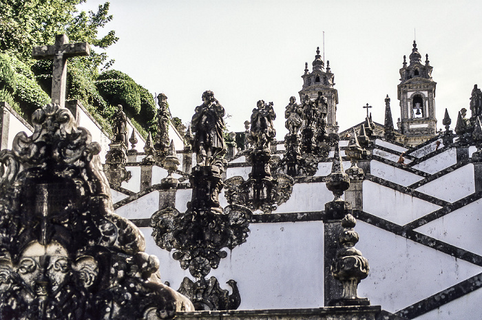 Santuário do Bom Jesus do Monte: Escadório do Pórtico, Basílica do Bom Jesus Braga