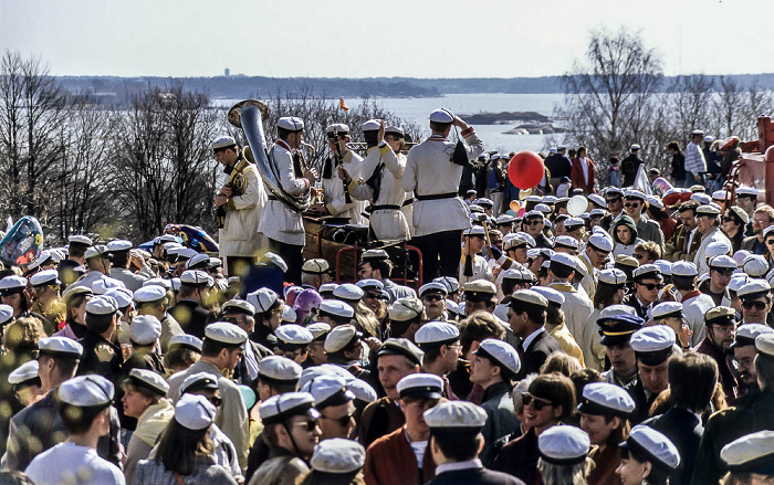 Helsinki Park Kaivopuisto (Kaivari / Brunnsparken): Vappu