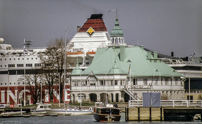 Helsinki Hafen: Valkosaari (Blekholmen): Clubhaus des Nyland Yacht Club