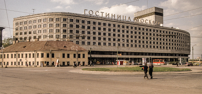 Alexander-Nevski-Platz (Площадь Александра Невского): Hotel Moskau (Москва) Sankt Petersburg