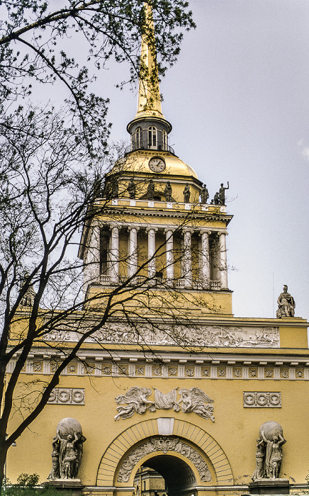Admiralitätsstraße (Адмиралтейский проезд): Admiralität (Адмиралтейство) Sankt Petersburg