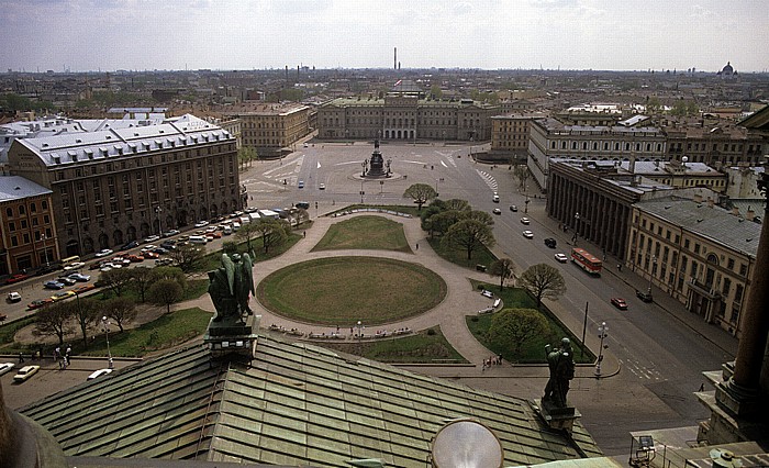 Sankt Petersburg Blick von der Isaakskathedrale: Isaaksplatz mit dem Reiterdenkmal für den Zaren Nikolaus I. Marienpalais