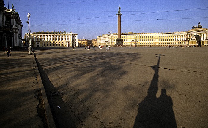 Palastplatz (Schlossplatz) mit der Alexandersäule Sankt Petersburg