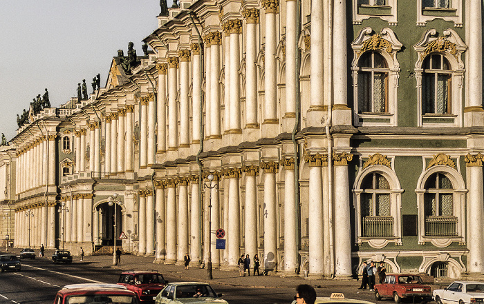 Palastufer (Дворцовая набережная): Winterpalast (Зимний дворец) (Eremitage (Государственный Эрмитаж)) Sankt Petersburg