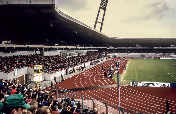 Weserstadion: Werder Bremen - Karlsruher SC