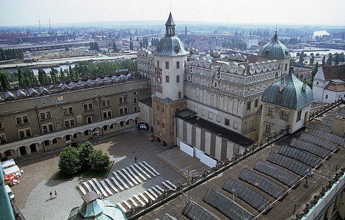 Schloss der pommerschen Herzöge: Blick vom Glockenturm auf Ost- und Südflügel Stettin