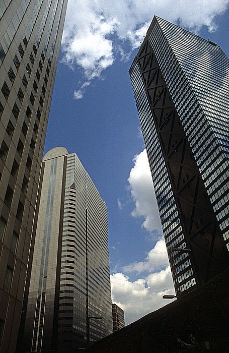 V.l.: Shinjuku Sumitomo Building, Shinjuku I-Land Tower, Shinjuku Mitsui Building. Tokio