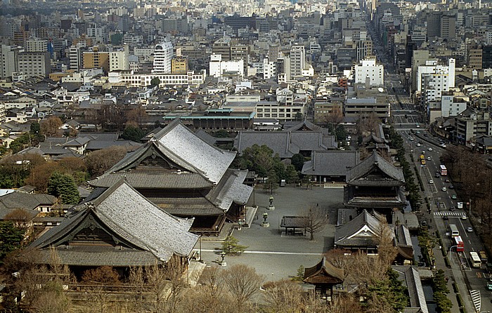 Blick vom Kyoto Tower: Hongan-ji (Tempel des ursprünglichen Gelübdes)
