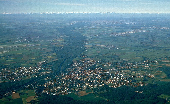 Bayern - Landkreis Freising: Freising Flughafen Franz Josef Strauß Hallbergmoos Isarauen Pulling Pullinger Weiher Luftbild aerial photo