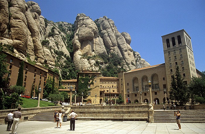 Benediktinerkloster Monestir Santa Maria de Montserrat (Monasterio de Montserrat) Kloster Santa Maria de Montserrat Placa de Santa Maria