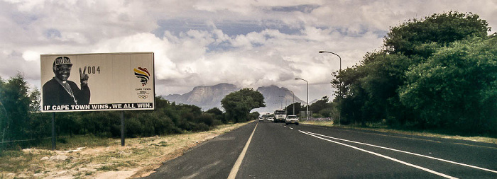 Straße vom Flughafen zum Stadtzentrum Kapstadt
