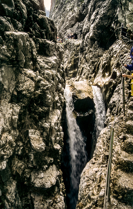 Wettersteingebirge Höllental mit Hammersbach und Klamm