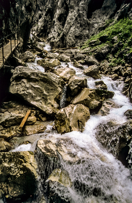 Wettersteingebirge Höllental mit Hammersbach und Klamm