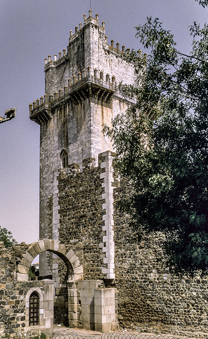 Kastell: Bergfried Beja