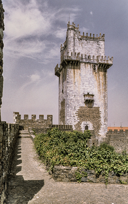 Kastell: Bergfried Beja