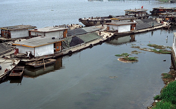 Kanäle mit Booten Zhouzhuang
