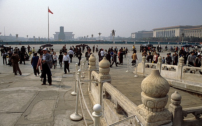 Peking Platz des Himmlischen Friedens (Tian'anmen-Platz) Denkmal der Volkshelden Große Halle des Volkes Mao-Mausoleum