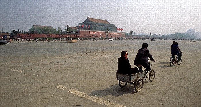 Peking Platz des Himmlischen Friedens (Tian'anmen-Platz): Nordseite Kaiserpalast Tor des Himmlischen Friedens