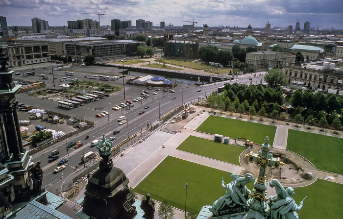 Blick vom Berliner Dom: Schloßplatz und Lustgarten Berlin