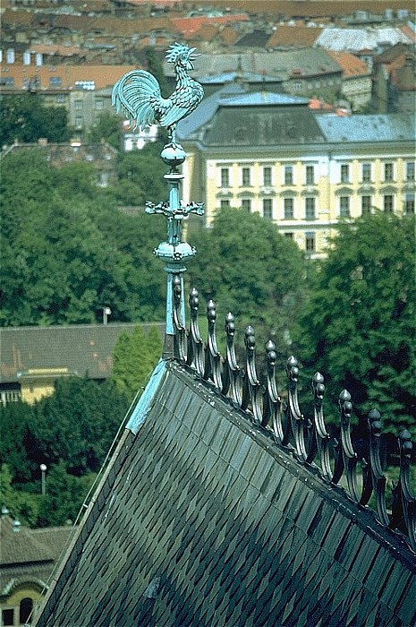 Prag Renaissanceglockenturm St.-Veits-Kathedrale: Dach des Seitenschiffs St. Veits-Dom
