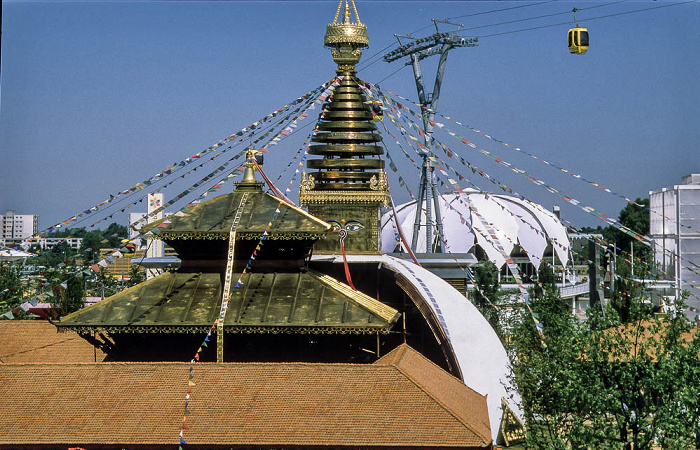 EXPO 2000: Dach des Himalaja-Pavillons des Königsreichs Nepal Hannover