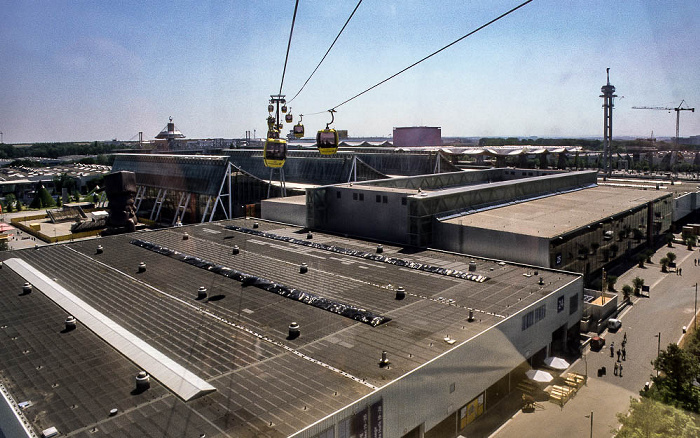 EXPO 2000: Blick aus der Seilbahn - Gelände Mitte (Messehallen) Hannover