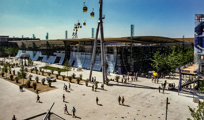 EXPO 2000: Blick aus der Seilbahn - Robert-Schuman-Platz, Deutscher Pavillon Hannover