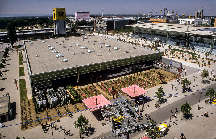 EXPO 2000: Blick vom Niederländischen Pavillon - Französischer Pavillon Hannover